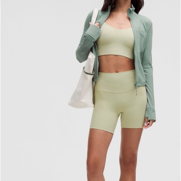 Lulu cropped Nulu define NWOT ~ silver blue - Picture 10 of 10